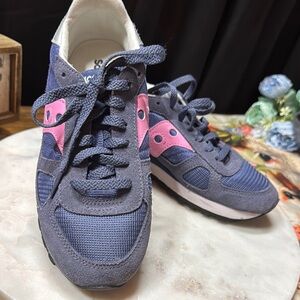 Saucony Women's Blue and Pink Sneakers